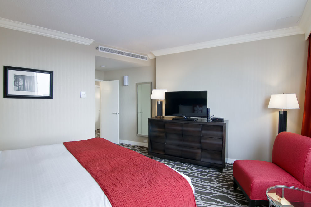 Chateau Lacombe Hotel Edmonton Esterno foto