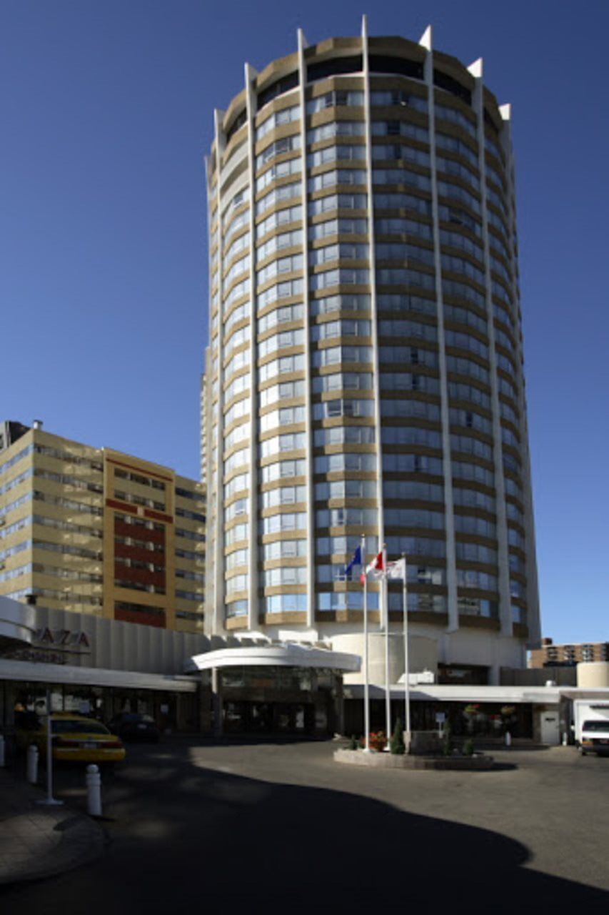 Chateau Lacombe Hotel Edmonton Esterno foto